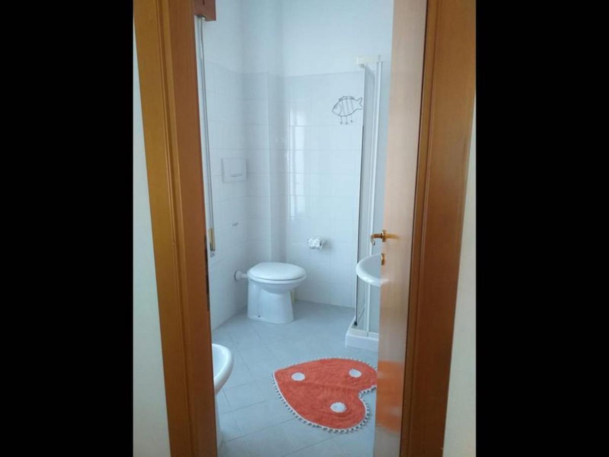 Room In Bb - Bright Quadruple Room A Stones Throw From The Sea بينيتو المظهر الخارجي الصورة